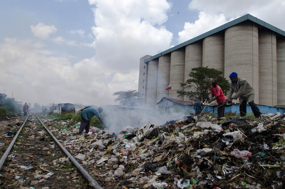 Ambiente: il Kenya mette al bando le buste di plastica